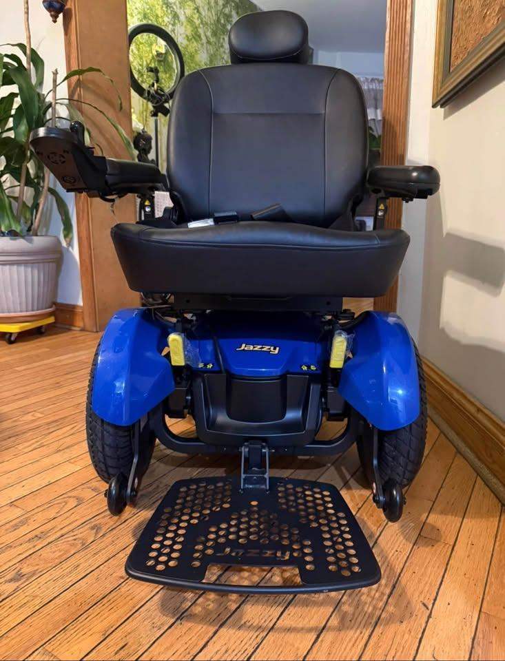 Jazzy Elite HD Power recliner Chair