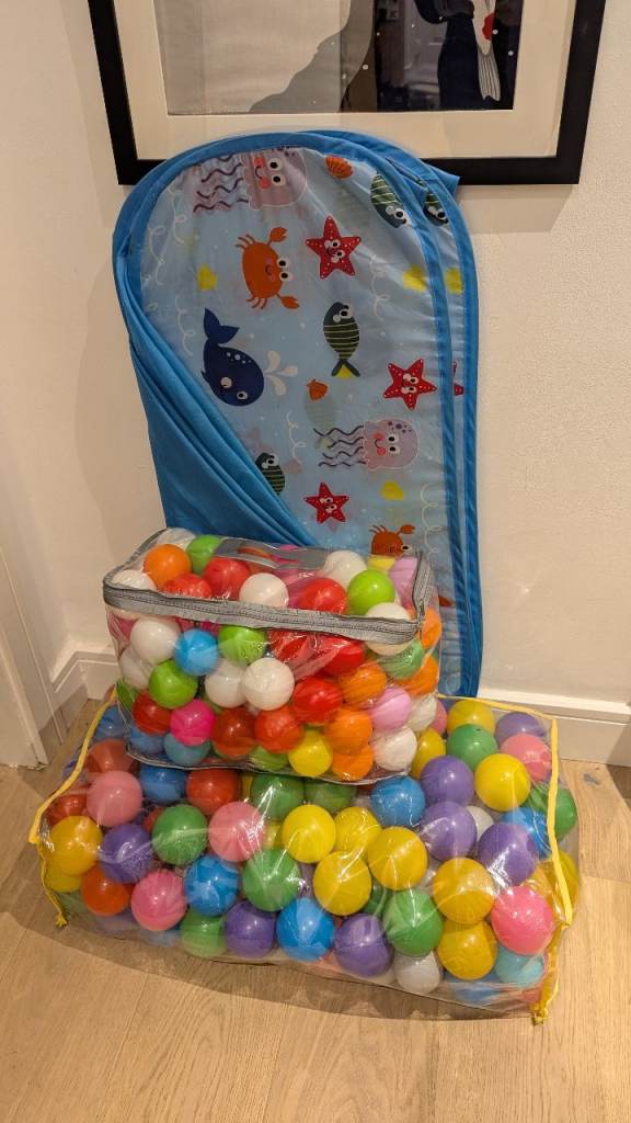 Plastic balls with free ball pit 
