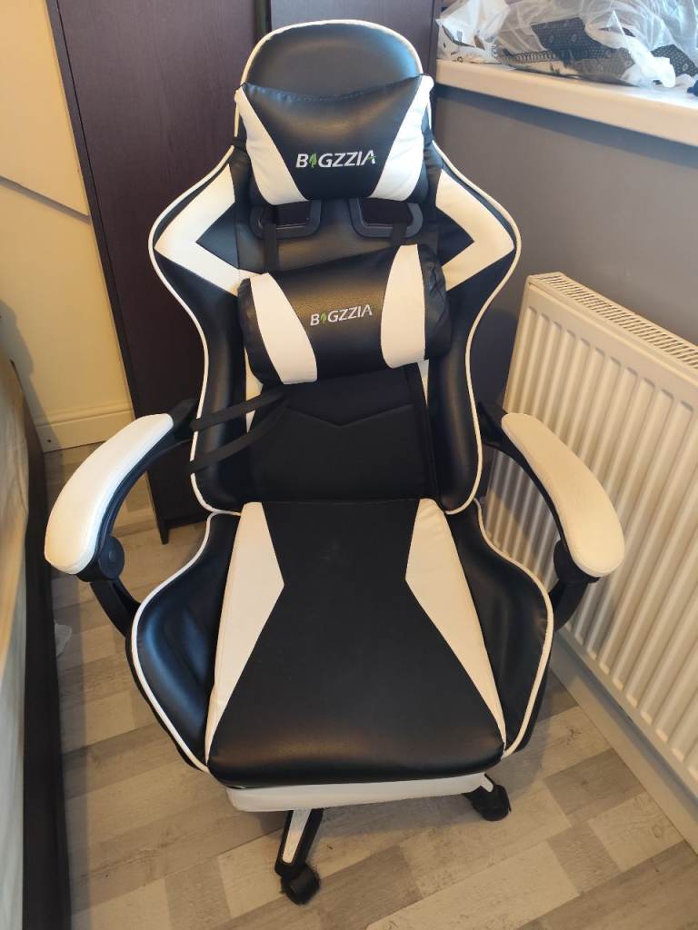 B&GZZIA Black and White Gaming Chair - Good Condition