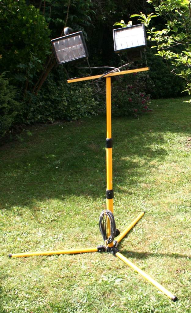 Dual Head Work Light with Tripod Stand - as per attached photos