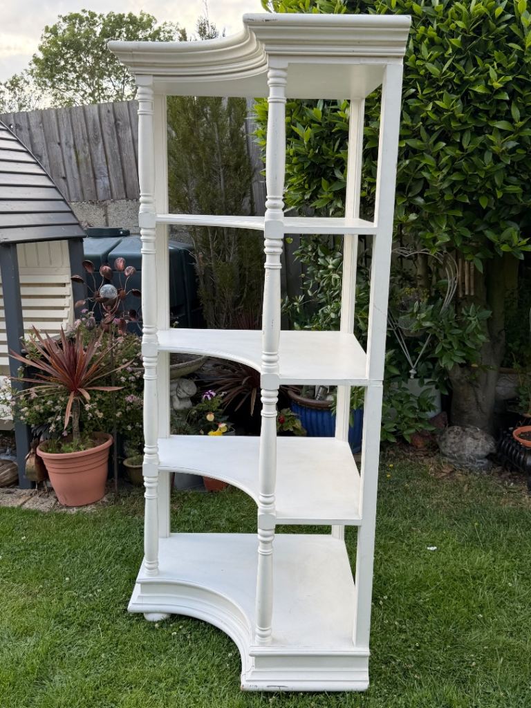 Robust shop display stand