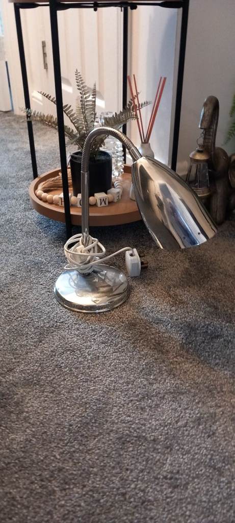 Chrome Metal Gooseneck Desk Lamp 