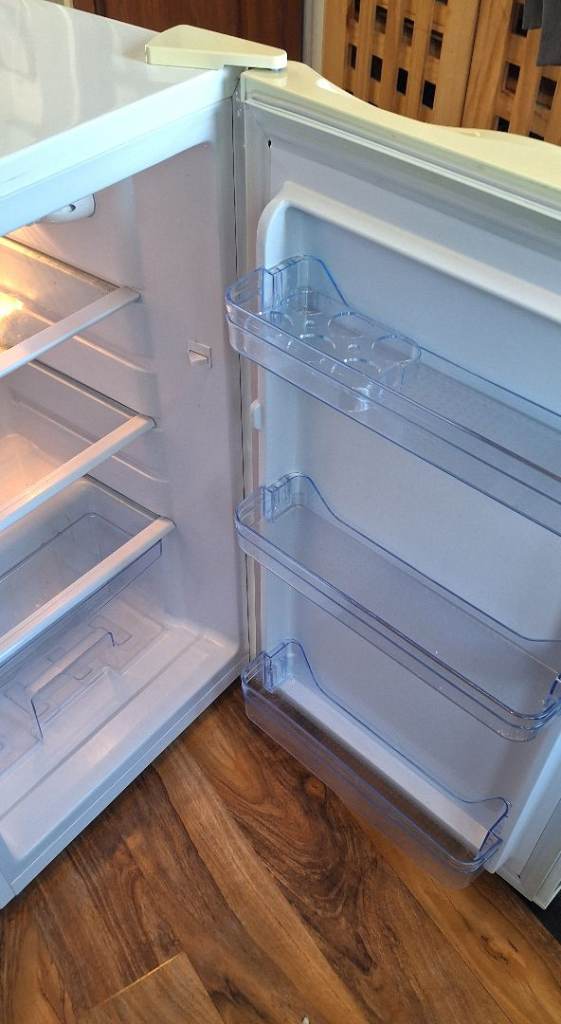Undercounter Lec fridge in excellent condition, like new 
