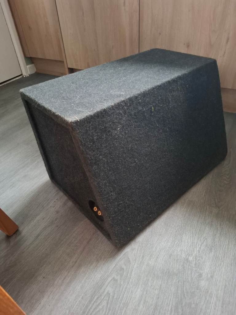 Alpine bass 200 subwoofer good condition 