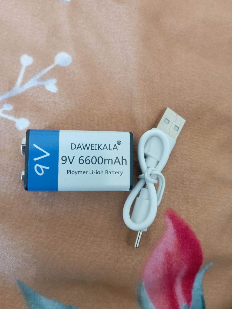 DAWEIKALA 9V 6600mAh Rechargeable Li-ion Battery with USB Cable