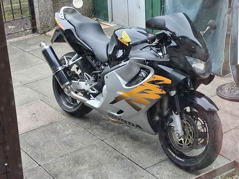 Mint cbr600 with long mot, selling as bought new bike this morning