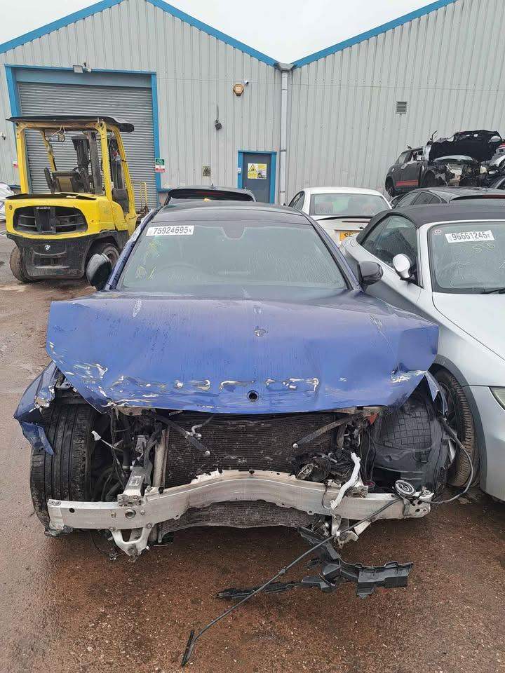 MERCEDES BENZ CLASS C220D AMG C205 DISMANTLING PARTS SUSPENSION MIRROR DOOR HEAD UNIT