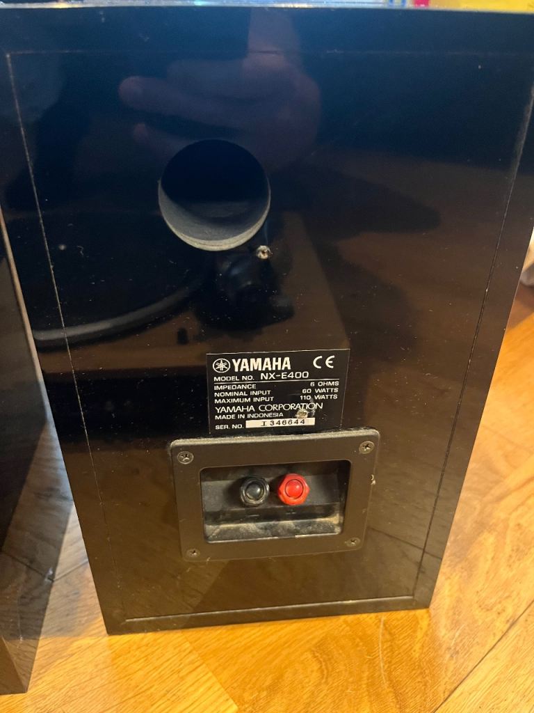 Yamaha NX-E400 Speakers & Turntable – Good Condition