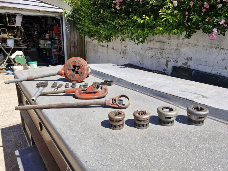Pipe Threading Tool Set - Various Sizes