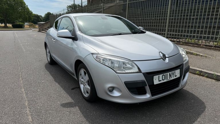 Renault Megane 1.5dci Dynamique TomTom - CAMBELT AND WATERPUMP REPLACED LESS THAN 300 MILES AGO