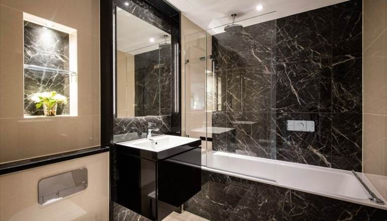 Luxury 1 Bedroom Apartment West End Gate