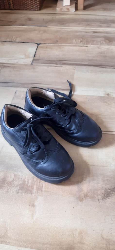 Free boys shoes size one
