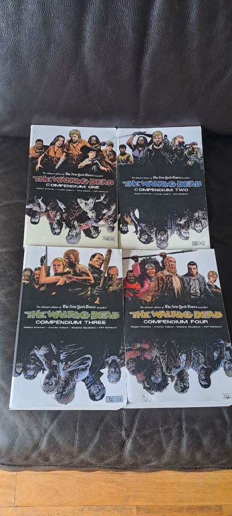 The Walking Dead Compendium 1-4 Graphic Novels – Good Condition