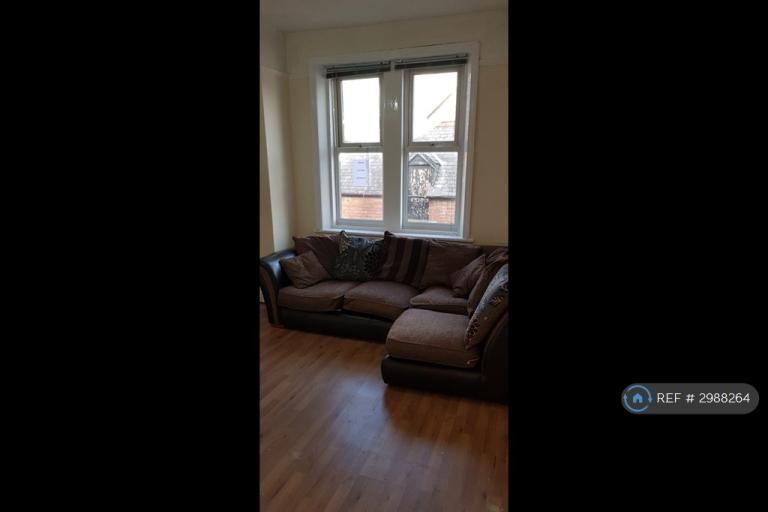 5 bedroom flat in Wingrove Avenue, Newcastle Upon Tyne, NE4 (5 bed) (#2988264)