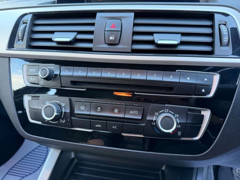 2018 BMW 1 Series 118d SE 5dr [Nav/Servotronic] HATCHBACK DIESEL Manual