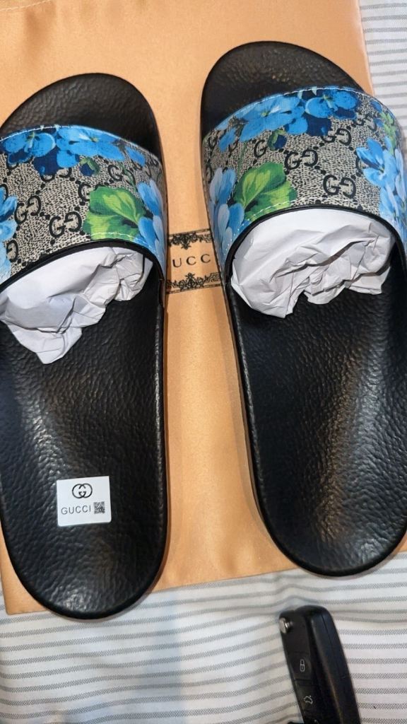 Gucci Floral Slides with Box - As New Condition