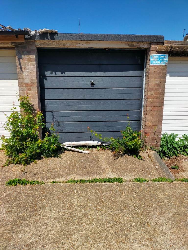 ​SS16 - Lock-Up Garage For Sale – Rickling / Byfletts SS16, Vange, Basildon​.