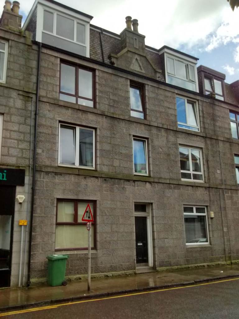 Available for rent: Two Bedroom top floor flat, Aberdeen