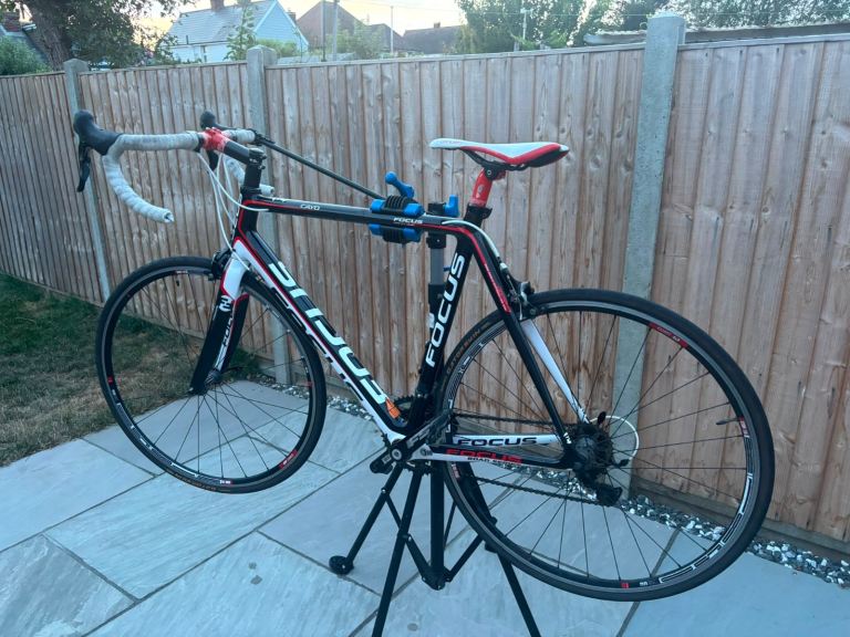 XL Focus Cayo Road Bike – Black/White/Red, Good Condition