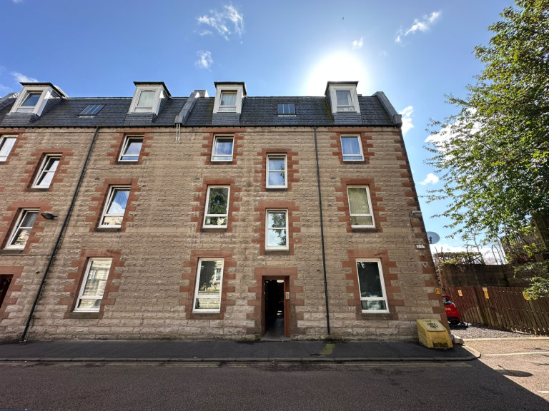 1 bedroom flat in 17, South Inch Place, Perth, PH2 8AL