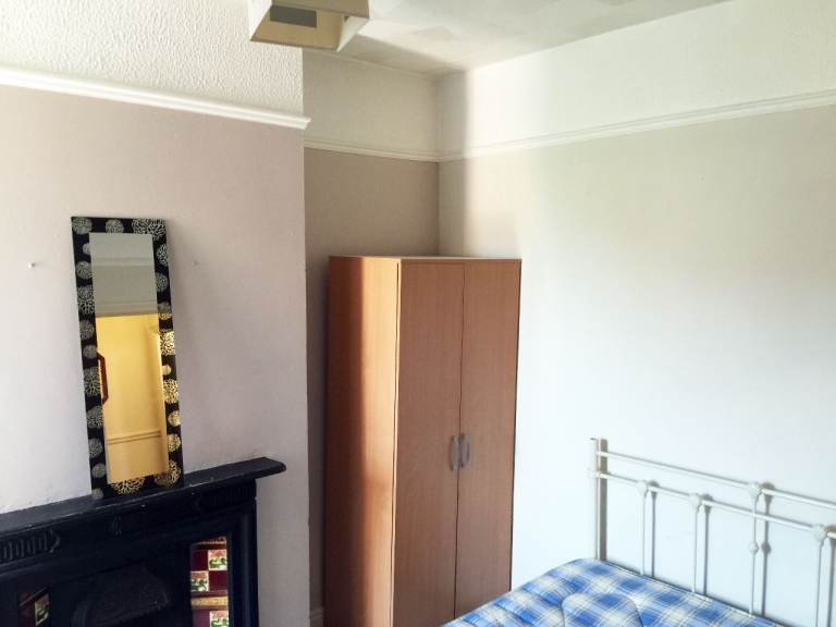 1 bed flat - Shirley - BILLS INC - Available 27th January 2026