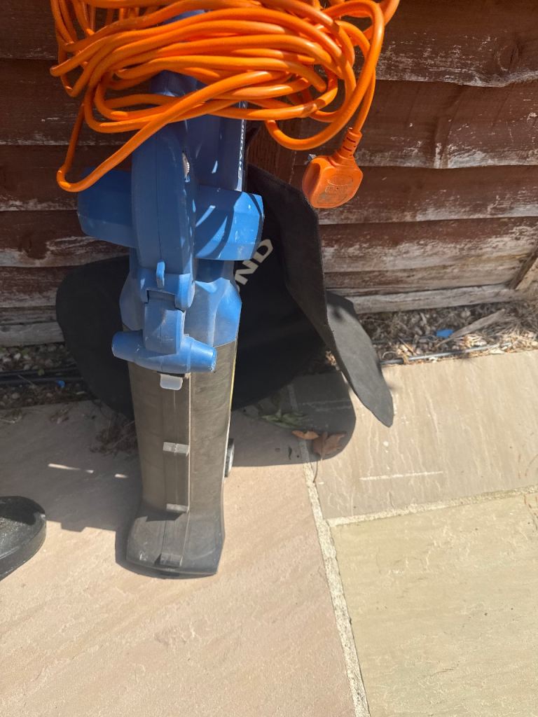 Hyundai Electric Leaf Blower Vacuum – Good Working Order