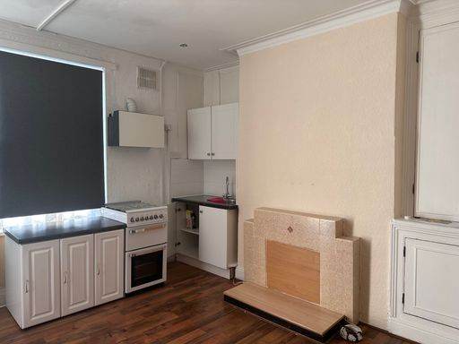DSS (Housing Benefit only) - 2 people required who will move in together (£675 HB each)