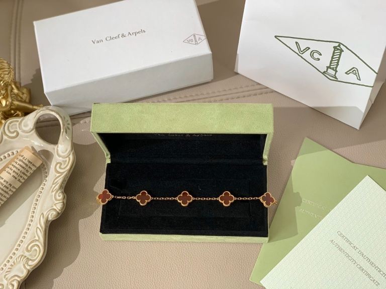 Van Cleef & Arpels Alhambra Bracelet - Gold & Red