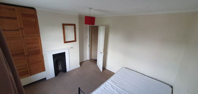 Lovely room in a friendly house