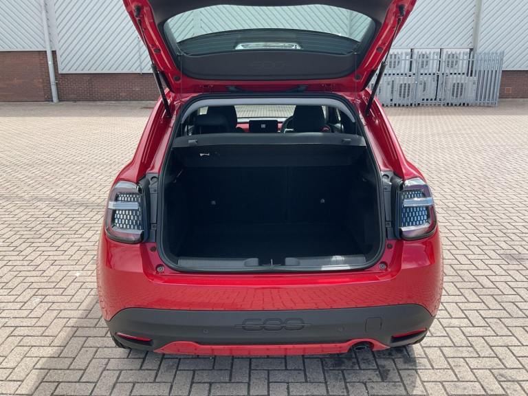 2025 Fiat 600 1.2 MHEV SUV 5dr Petrol Hybrid e-DCT Euro 6 (s/s) (100 ps) HATCHBACK Petrol/Electri...