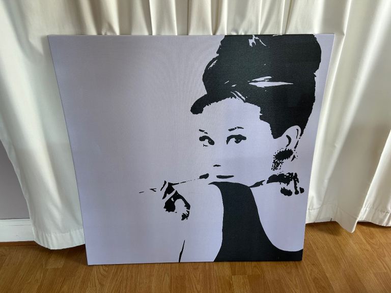 1 Large canvas (90x90cm) of “pop art” of Audrey Hepburn 