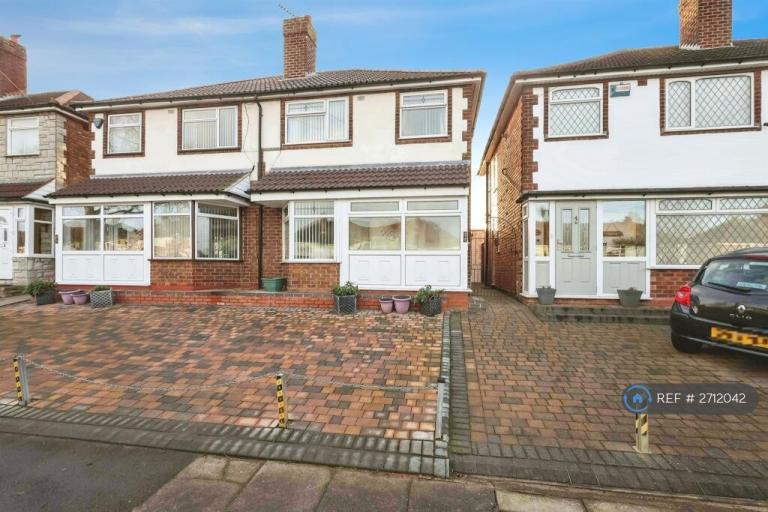 3 bedroom house in Brays Road, Birmingham, B26 (3 bed) (#2712042)