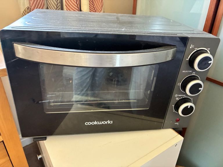 Cooks work Mini Oven