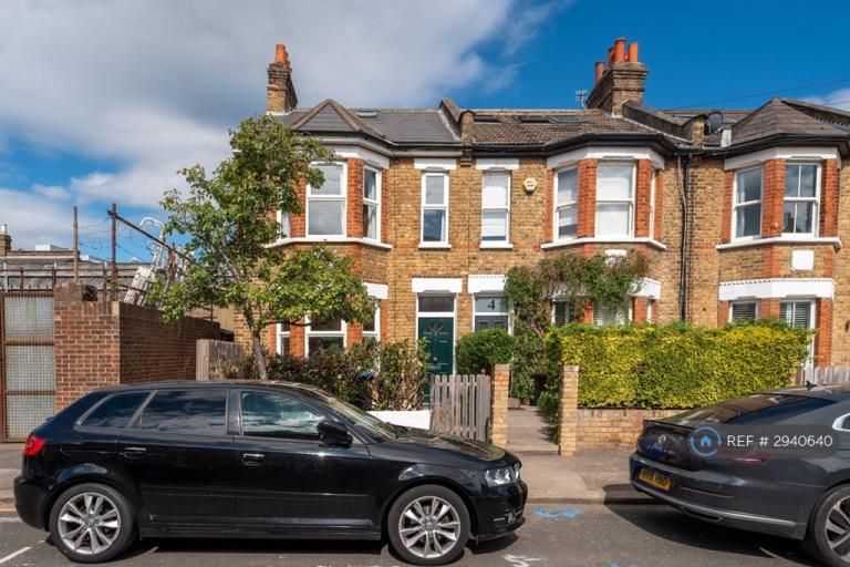 4 bedroom house in Dorien Road, London, SW20 (4 bed) (#2940640)