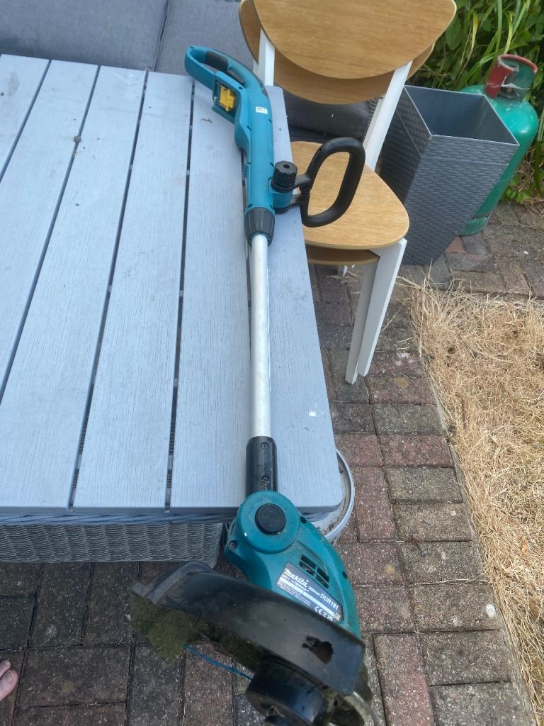 Makita DUR181 Cordless Strimmer – Good Condition