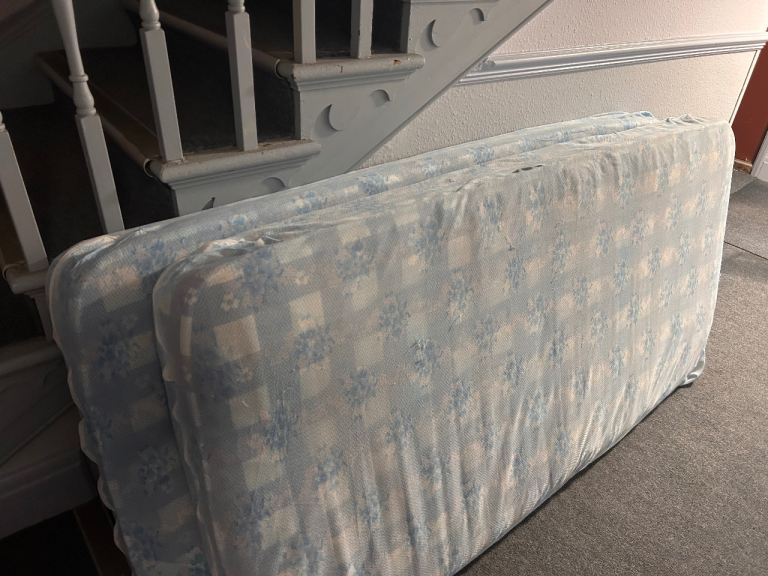 2 single mattresses 