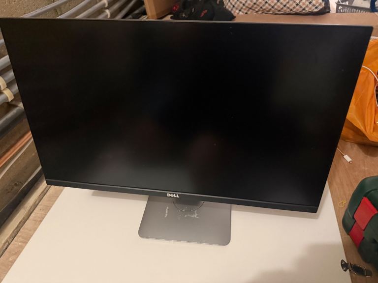 DELL U2515H ADZG 25-Inch LCD Monitor, 350 cd/m2, 2560 x 1440 at 60 Hz, IPS, 8ms, HDMI/DP/Mini DP/USB