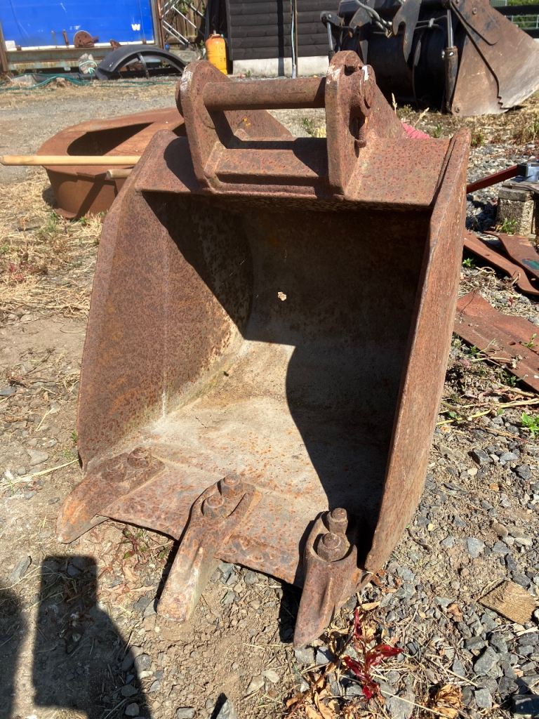 400mm JCB digging bucket