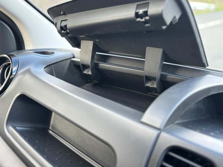 VAUXHALL VIVARO 1.6 CDTi 2700 BiTurbo ecoFLEX Sportive 2015