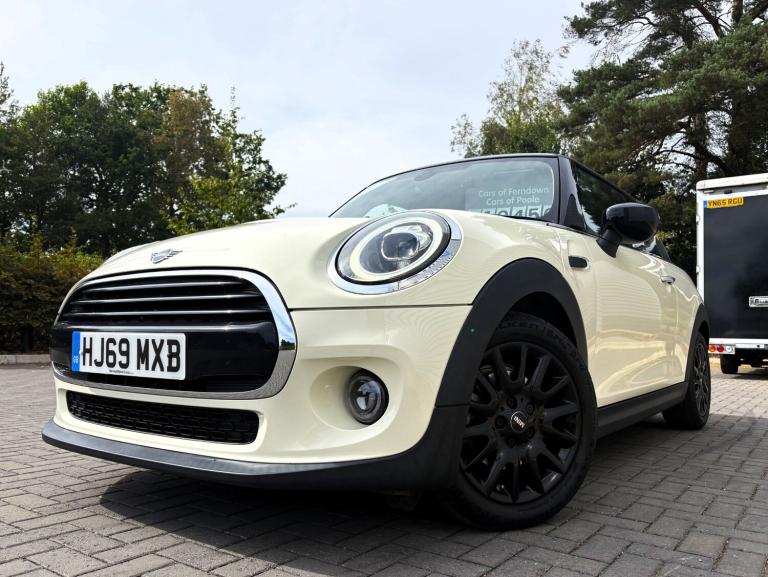 2019 MINI Hatch 1.5 COOPER CLASSIC II ONE OWNER AND ONLY COVERED 39000 MILES !!! HATCHBACK Petrol...