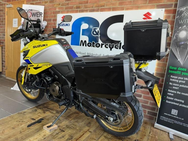 Stunning Yellow with Black Luggage DL1050DE Tour Edition