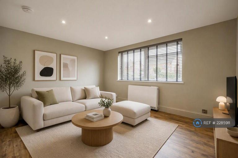 2 bedroom flat in Banbury Road, Kidlington, OX5 (2 bed) (#2285911)