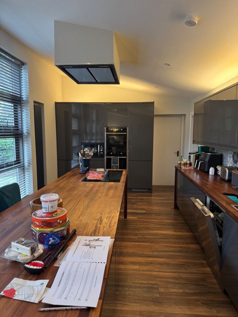 Howdens Doors, drawers, panels, pelmet and plinth Dark Grey Gloss Handless kitchen 