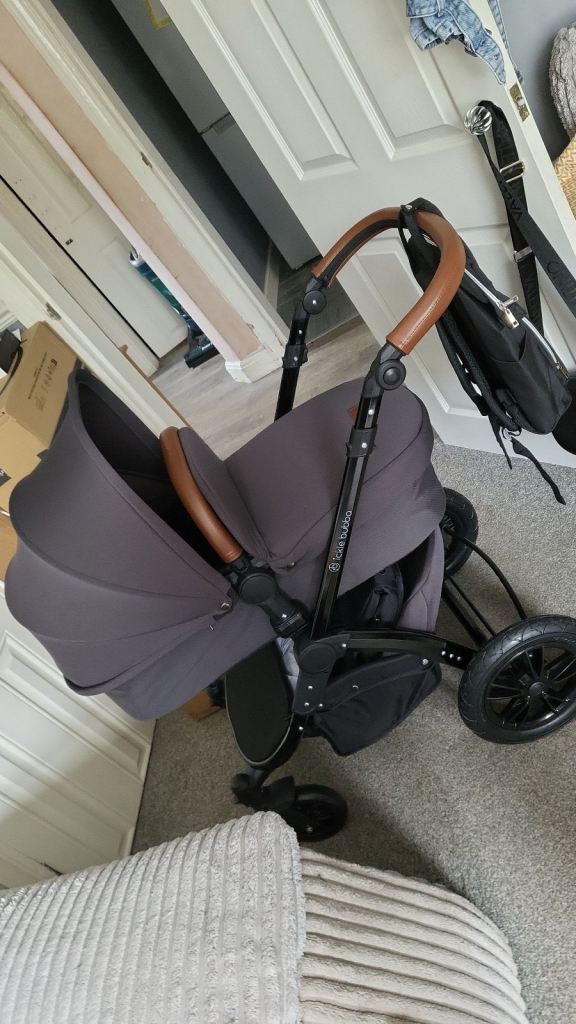 Ickle bubba Luxe travel system 