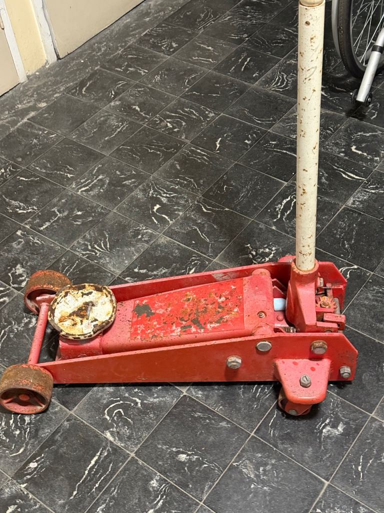Heavy duty car troley jack