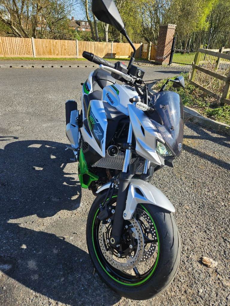 Kawasaki, Z, 2025, 451 (cc)