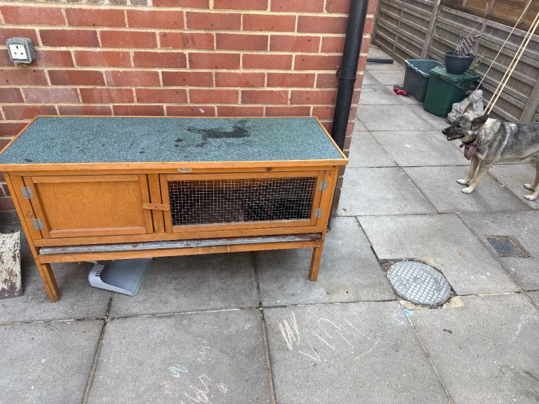 Rabbit hutch