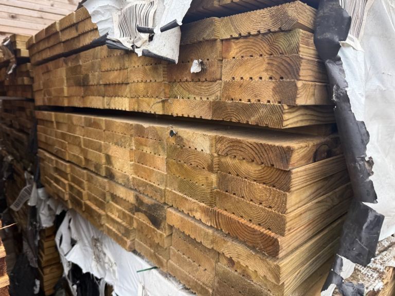 EXTRA LONG Decking boards £2.50 per meter