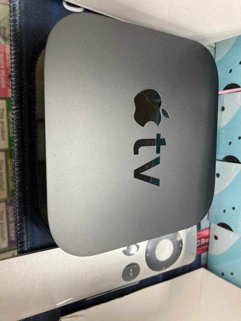 APPLE TV A1469 WITH REMOTE+POWER CABLE BOXED USED