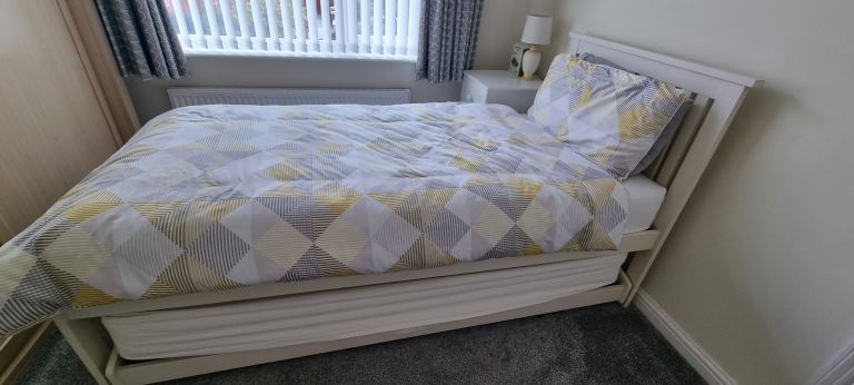 Single Bed with Pull-Out Guest Bed and Mattresses